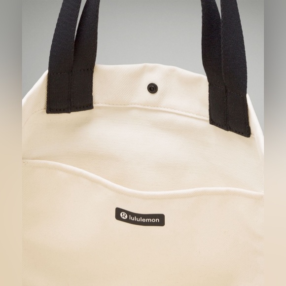 π Lululemon Double-Handle Canvas Tote Bag 17L, NWT - Picture 5 of 12